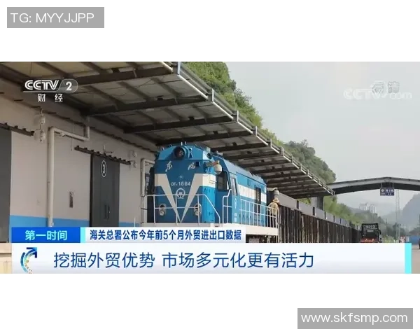 足球明星私下关系揭秘球场外的友情与竞争故事